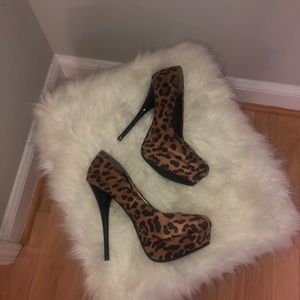 Leopard Print Pumps